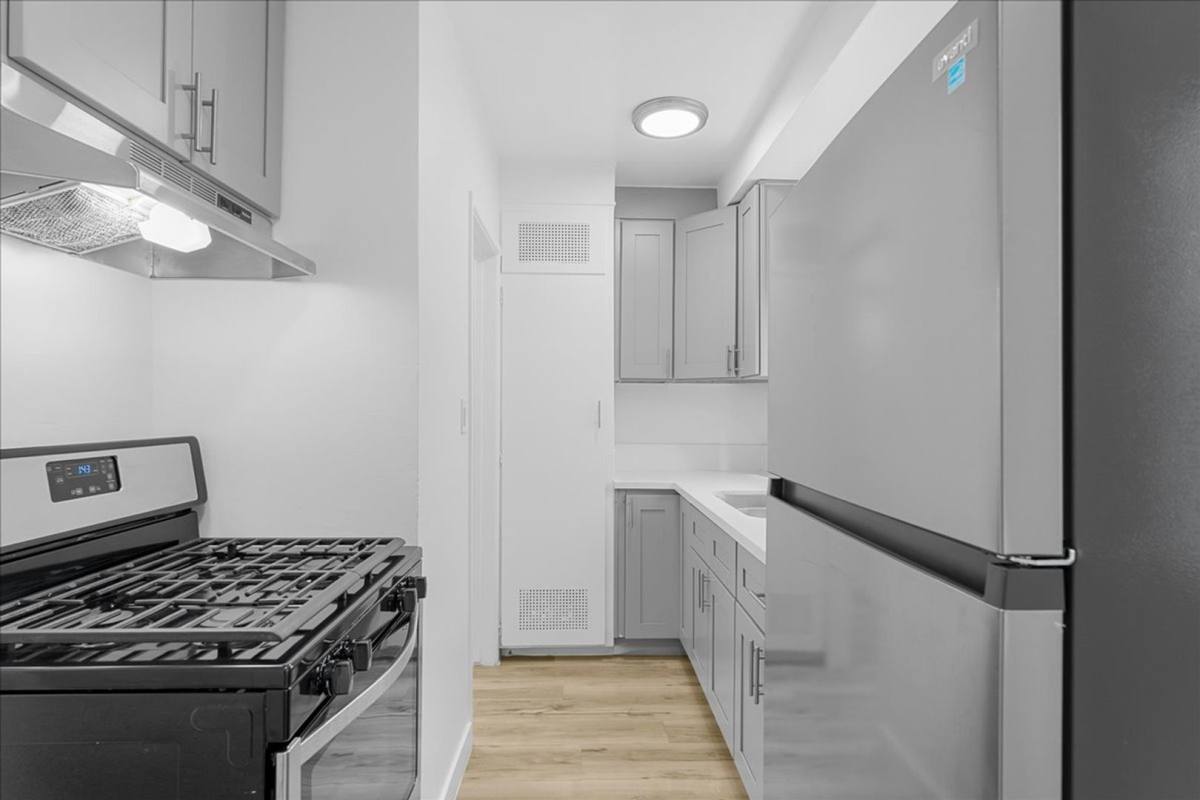 Apartment for rent at 12244 Grevillea Ave #C, Hawthorne, CA 90250