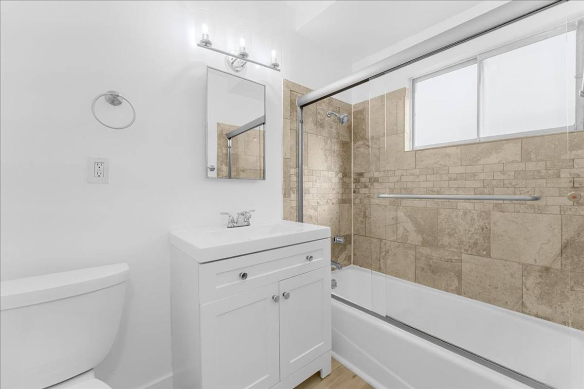 Apartment for rent at 12244 Grevillea Ave #C, Hawthorne, CA 90250