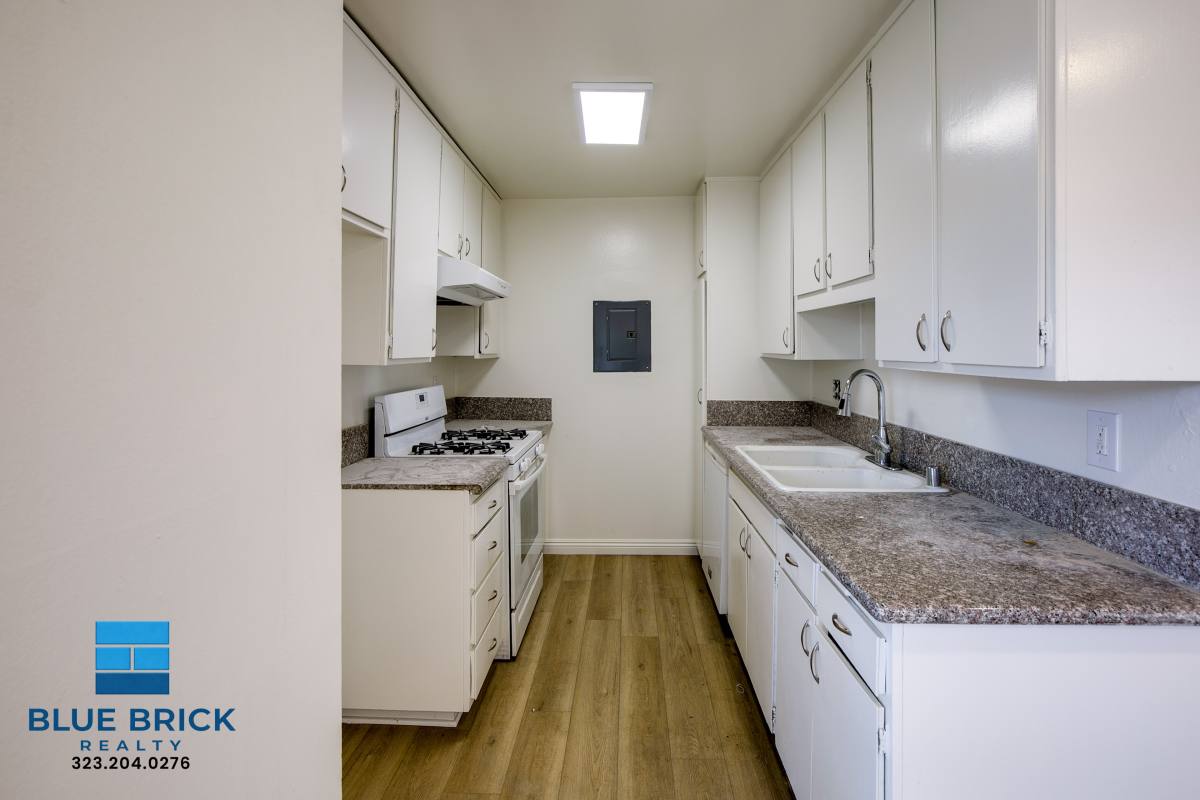 Apartment for rent at 5452 Corteen Place #18, Valley Village, CA 91607