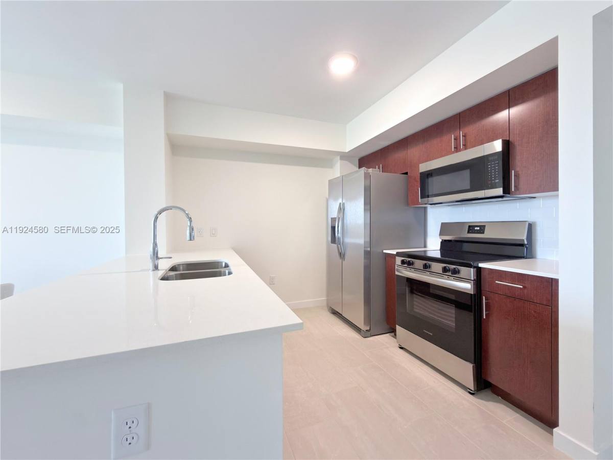 Apartment for rent at 11239 NW 4th Terrace #11239A1 20, Miami, FL 33172