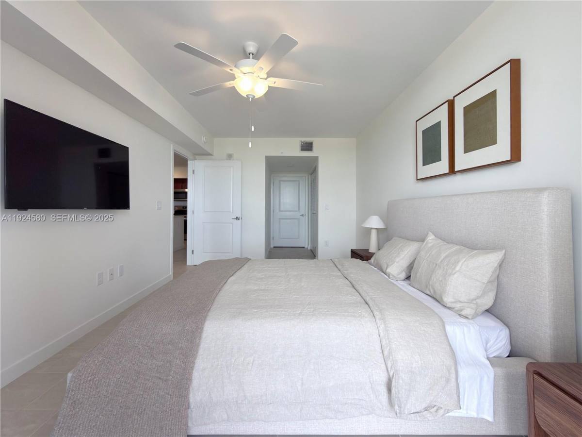 Apartment for rent at 11239 NW 4th Terrace #11239A1 20, Miami, FL 33172