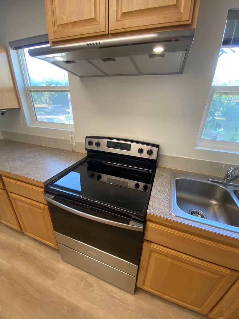 Apartment for rent at 16 N Everett St, Kennewick, WA 99336