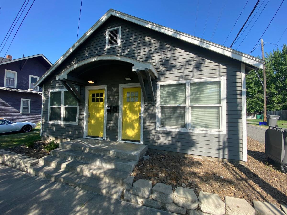 Apartment for rent at 16 N Everett St, Kennewick, WA 99336