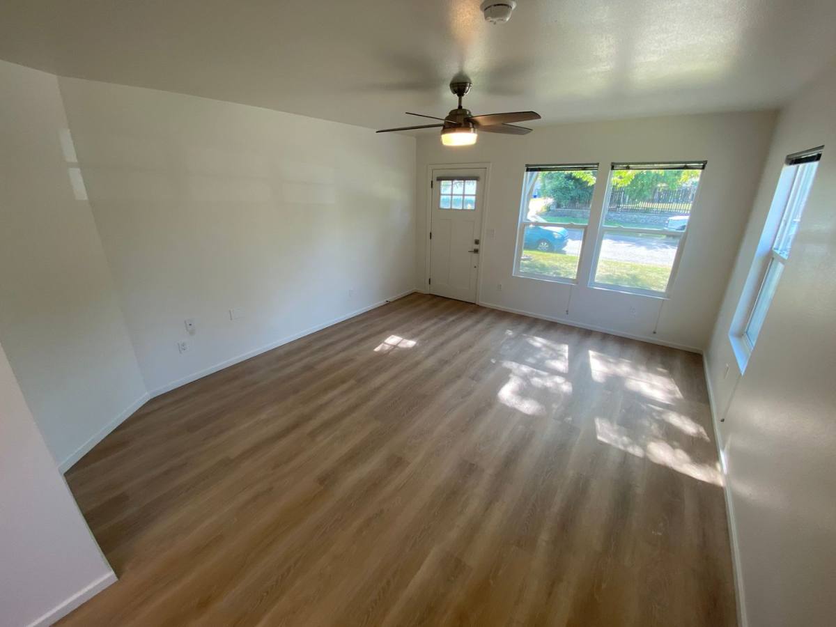 Apartment for rent at 16 N Everett St, Kennewick, WA 99336