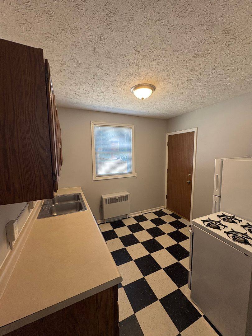 Apartment for rent at 3166 Davenport St, Omaha, NE 68131