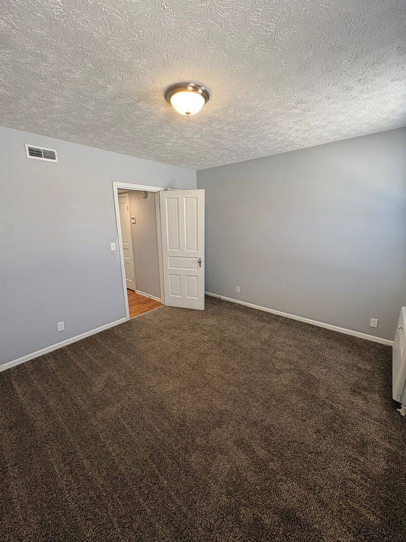 Apartment for rent at 3166 Davenport St, Omaha, NE 68131