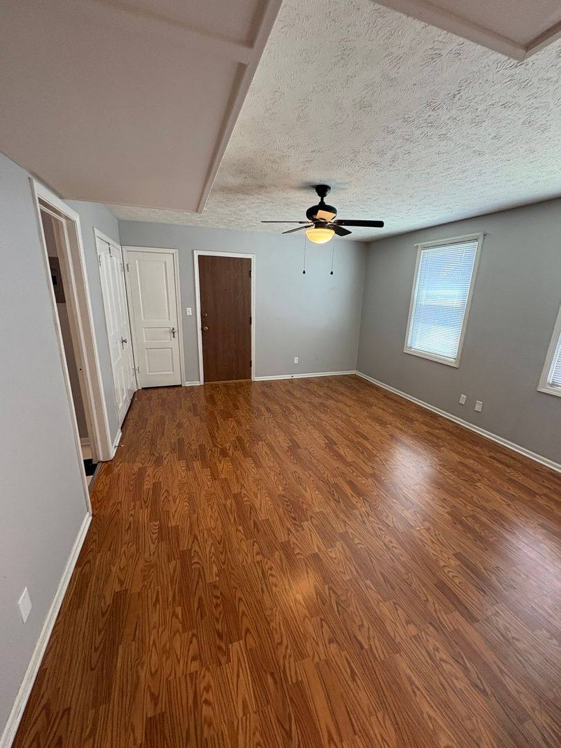 Apartment for rent at 3166 Davenport St, Omaha, NE 68131
