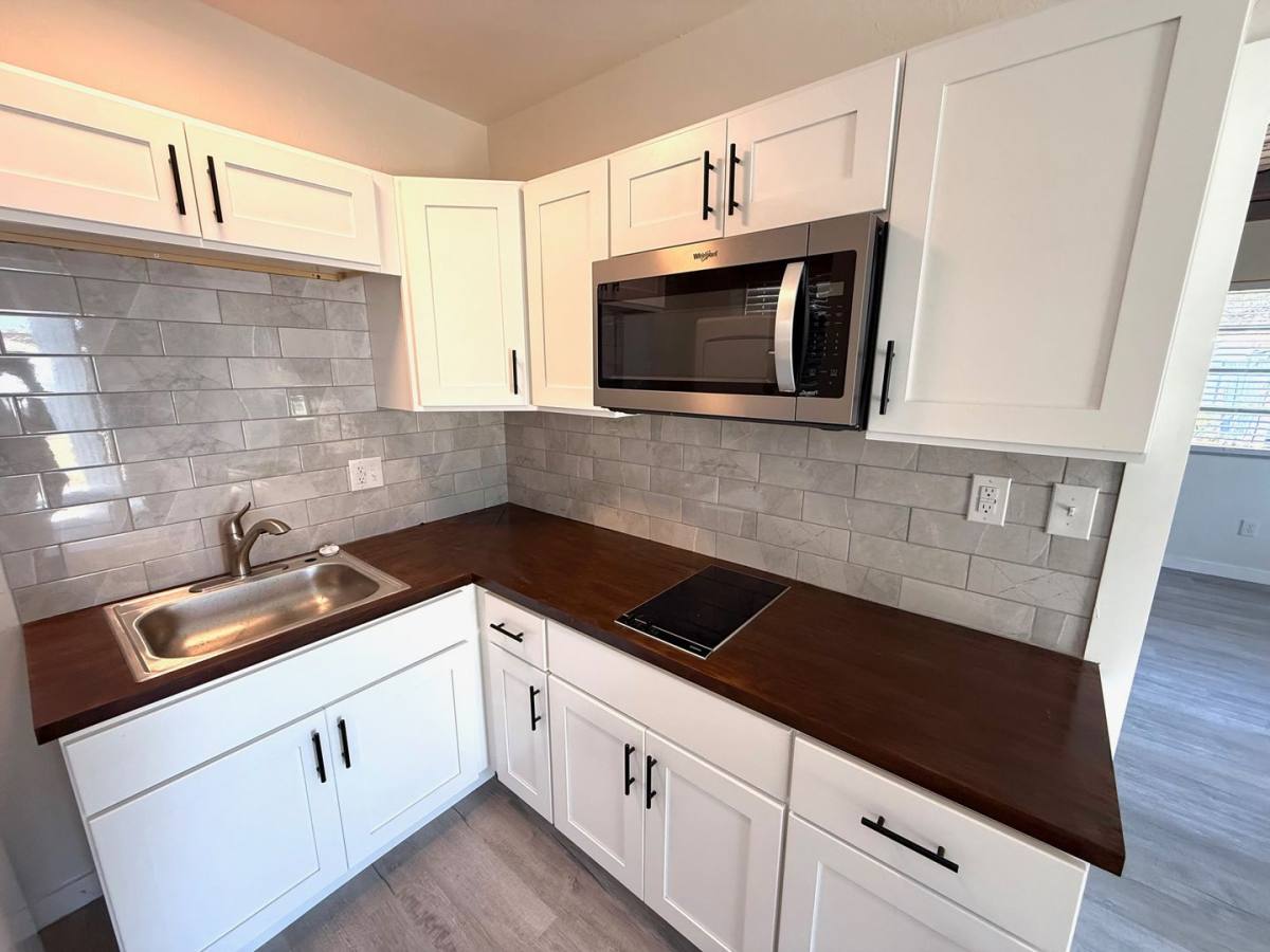 Apartment for rent at 3181 Hatton St, Sarasota, FL 34237