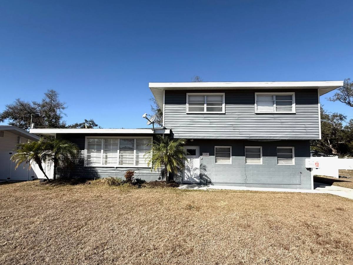 Apartment for rent at 3181 Hatton St, Sarasota, FL 34237