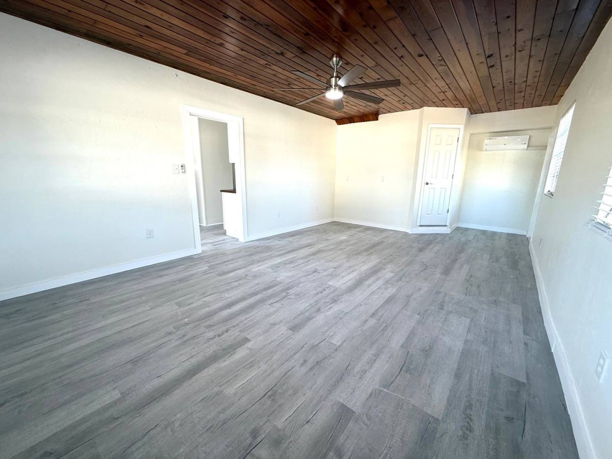 Apartment for rent at 3181 Hatton St, Sarasota, FL 34237