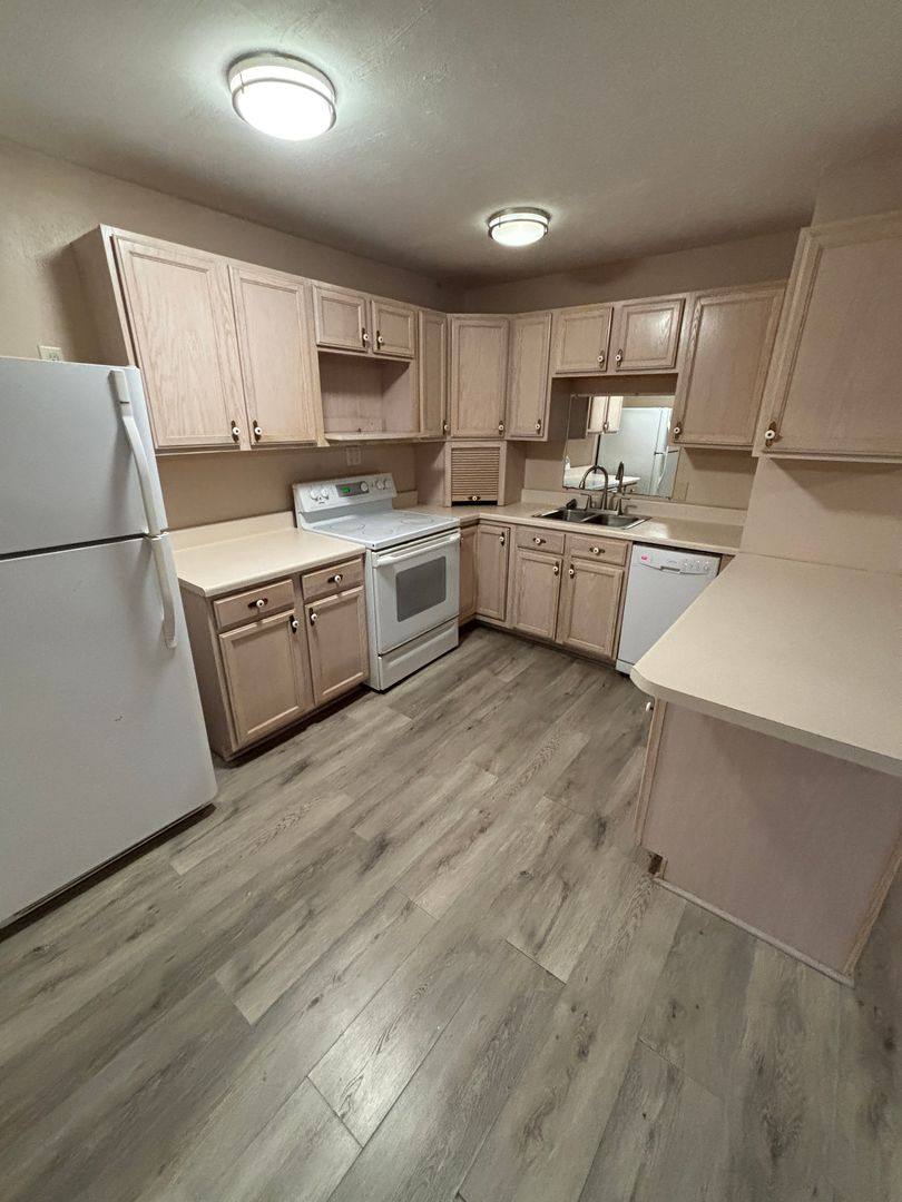 Apartment for rent at 119 Maple St, Lawton, IA 51030