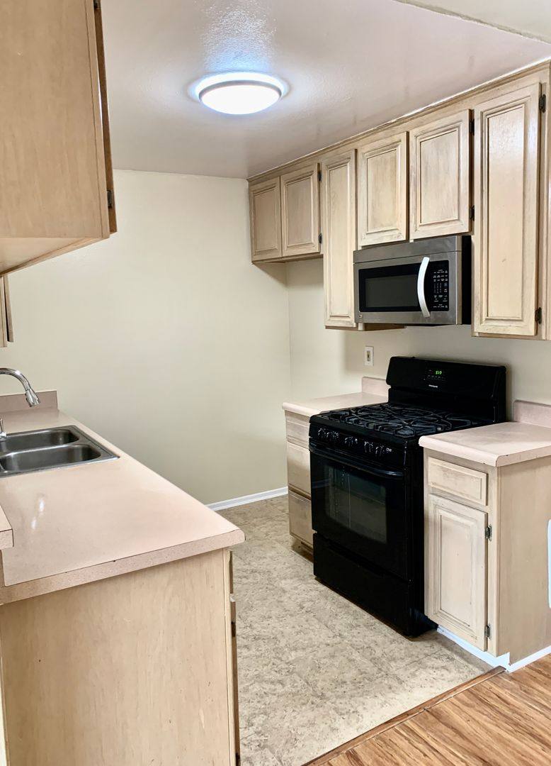 Apartment for rent at 14309 Sylvan St, Van Nuys, CA 91401