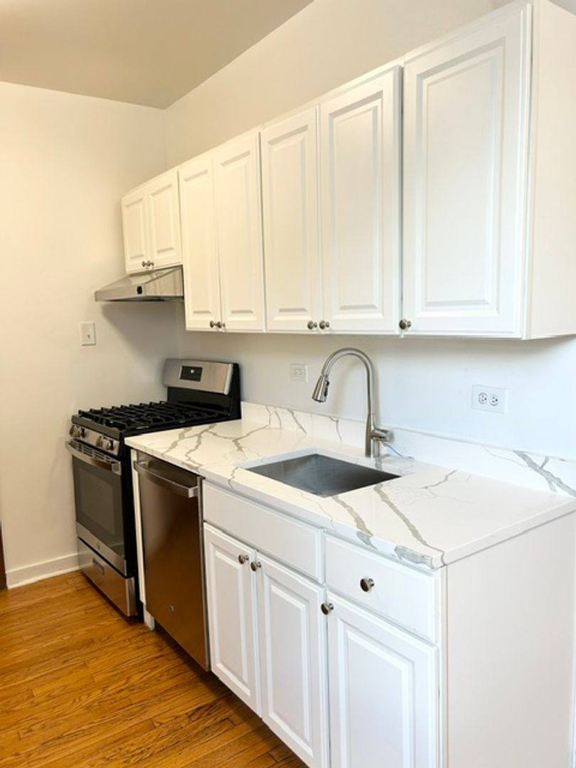 Apartment for rent at 3624-26 N Greenview, Chicago, IL 60613