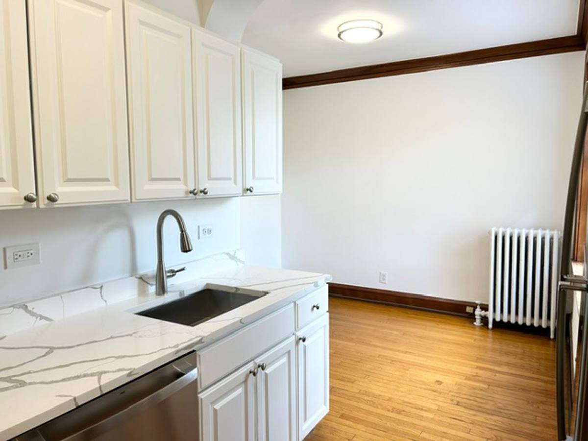 Apartment for rent at 3624-26 N Greenview, Chicago, IL 60613