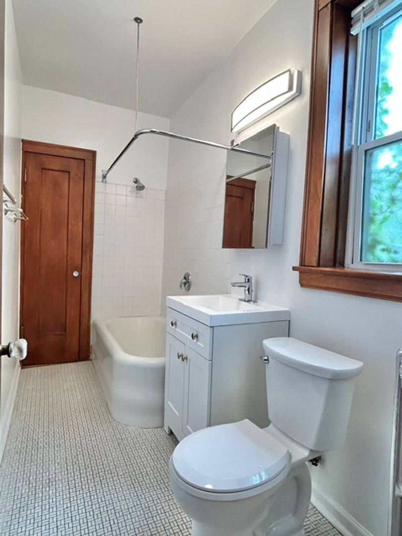 Apartment for rent at 3624-26 N Greenview, Chicago, IL 60613
