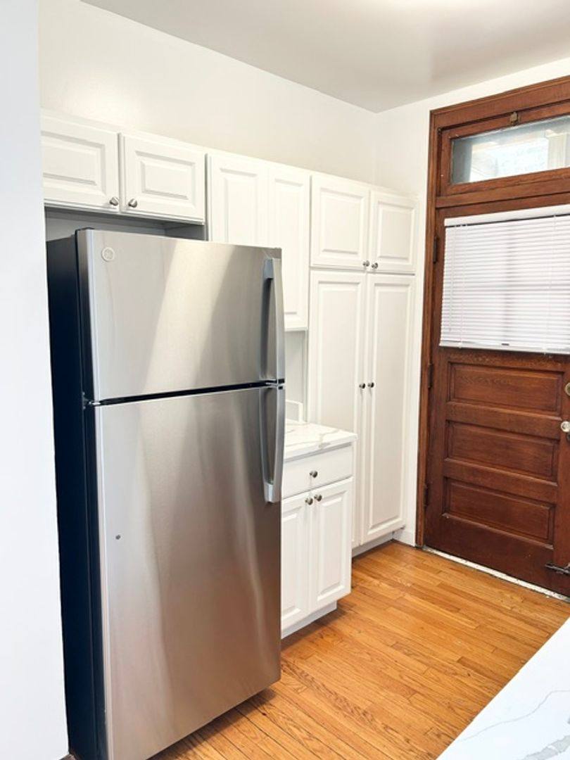 Apartment for rent at 3624-26 N Greenview, Chicago, IL 60613