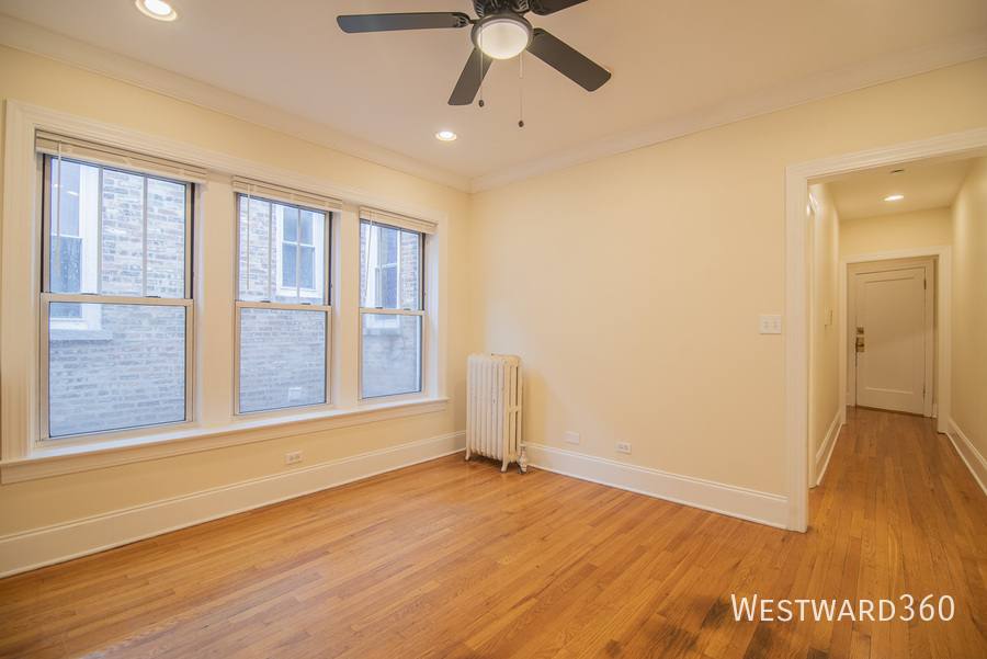Apartment for rent at 7648 N Greenview #3, Chicago, IL 60626