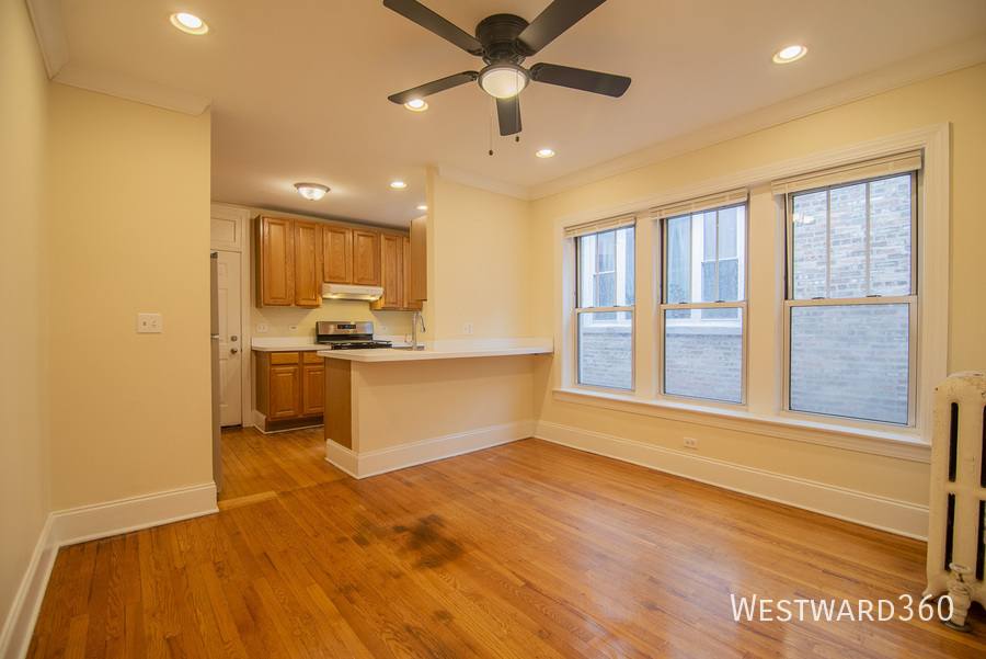 Apartment for rent at 7648 N Greenview #3, Chicago, IL 60626