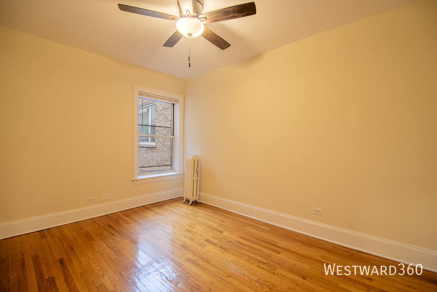Apartment for rent at 7648 N Greenview #3, Chicago, IL 60626
