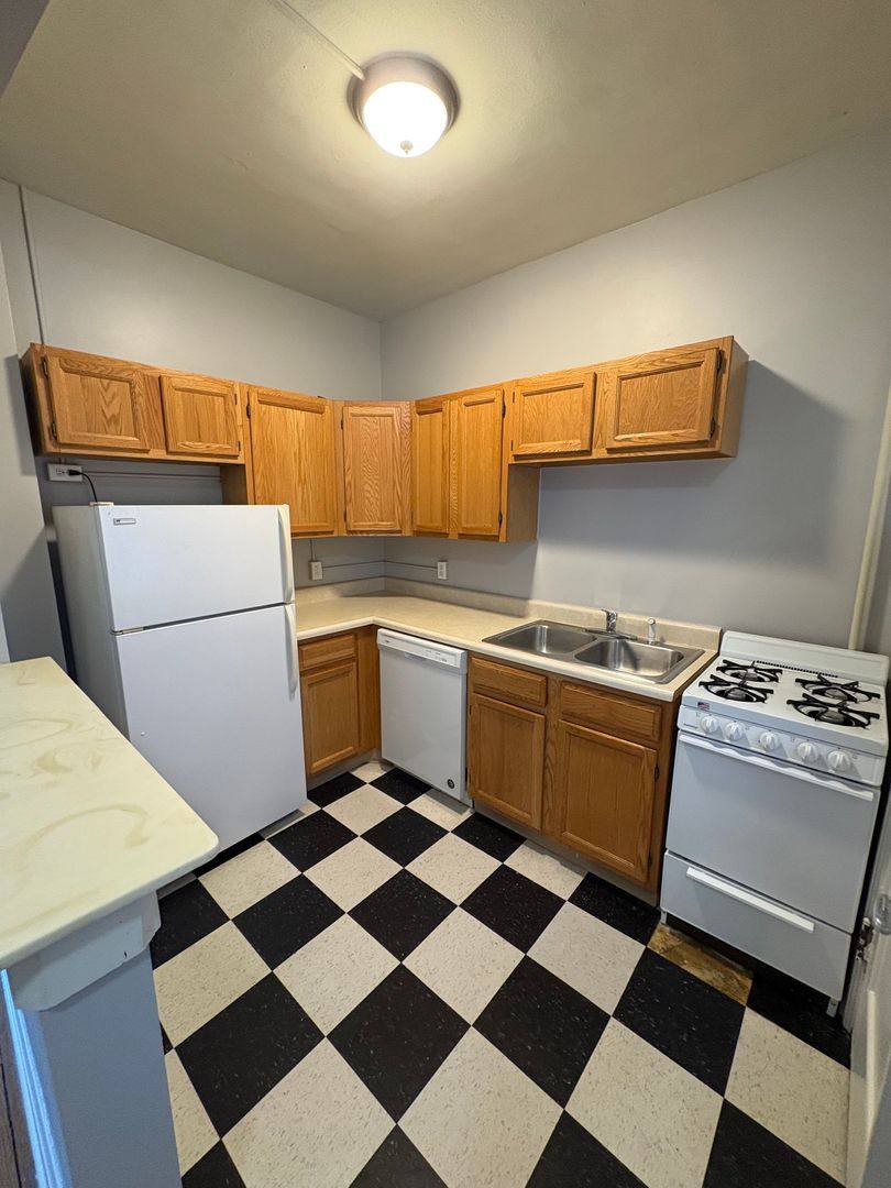 Apartment for rent at 520 S 31st St, Omaha, NE 68105