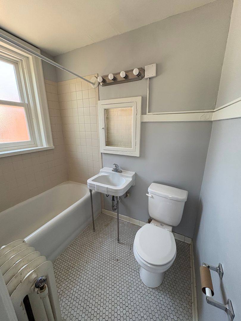 Apartment for rent at 520 S 31st St, Omaha, NE 68105