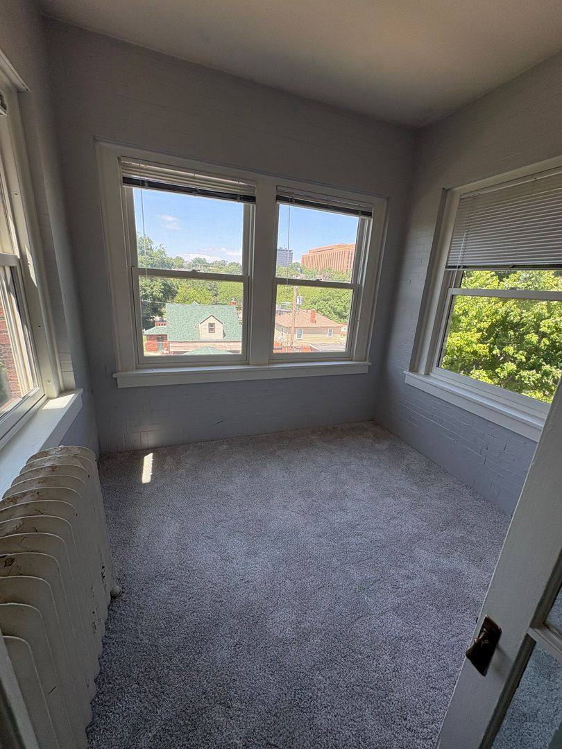 Apartment for rent at 520 S 31st St, Omaha, NE 68105