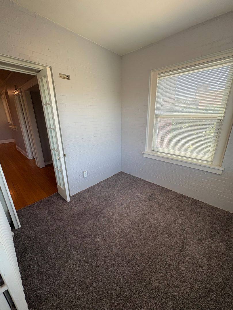 Apartment for rent at 524 S 31st St, Omaha, NE 68105