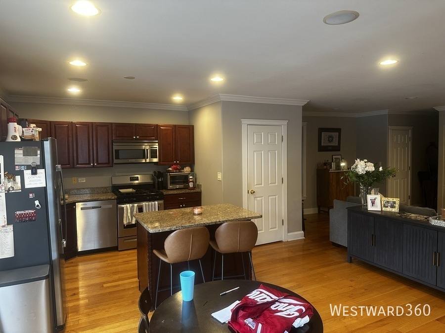 Condo for rent at 1226 W Huron #101, Chicago, IL 60642