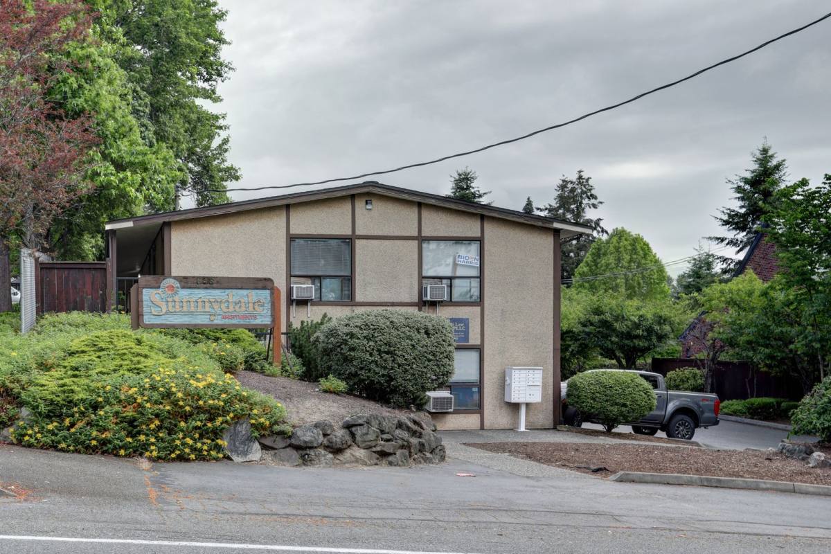 Apartment for rent at 648 S 152nd St, Seattle, WA 98148