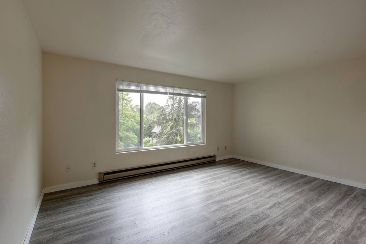 Apartment for rent at 648 S 152nd St, Seattle, WA 98148