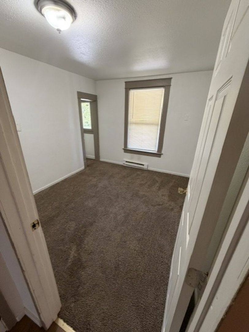 Apartment for rent at 815 W 1st St, Centralia, WA 98531