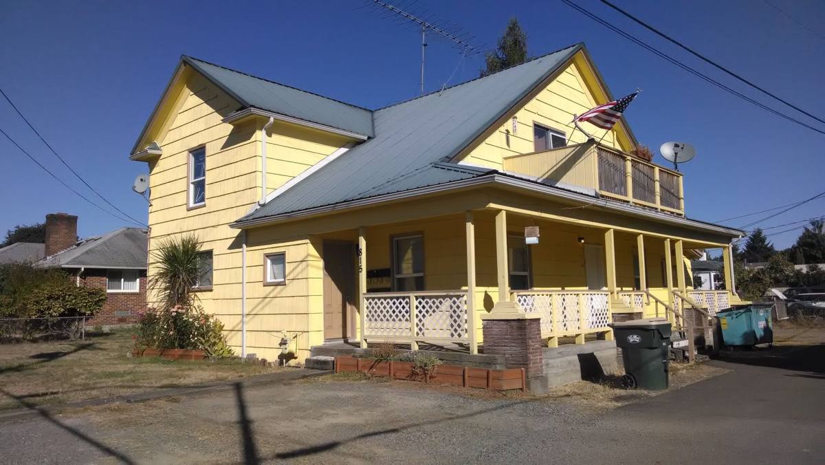 Apartment for rent at 815 W 1st St, Centralia, WA 98531