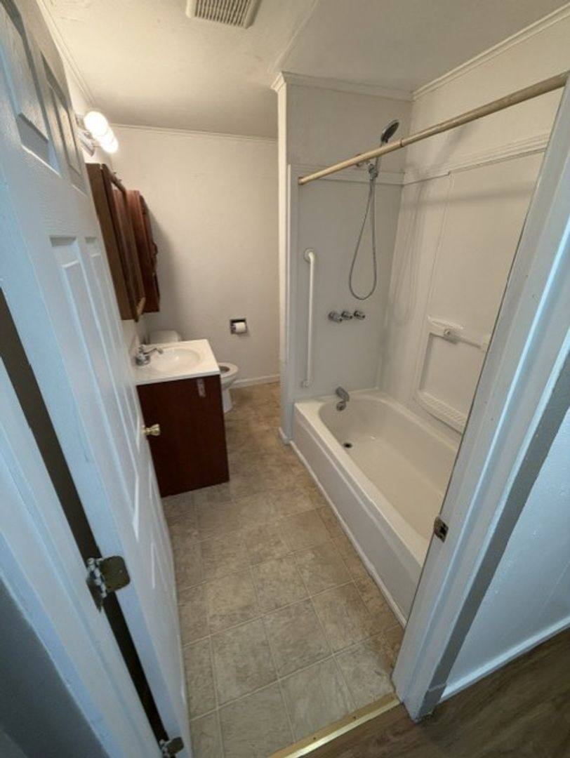 Apartment for rent at 815 W 1st St, Centralia, WA 98531