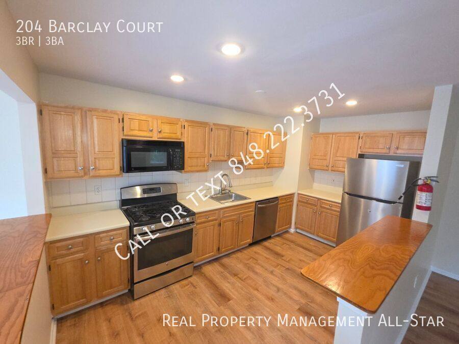 Townhouse for rent at 204 Barclay Court, Piscataway, NJ 08854