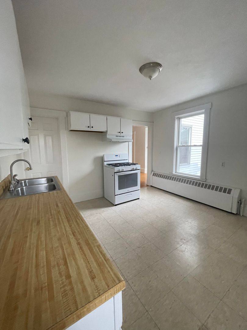 Apartment for rent at 15-21 Park St, Hudson, MA 01749