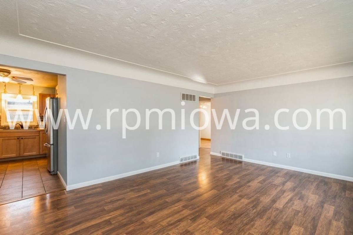House for rent at 221 SW Scott St, Ankeny, IA 50023