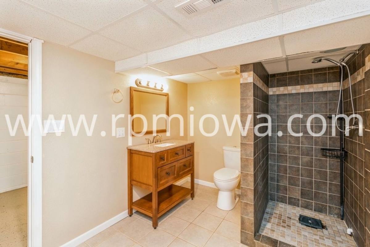 House for rent at 221 SW Scott St, Ankeny, IA 50023