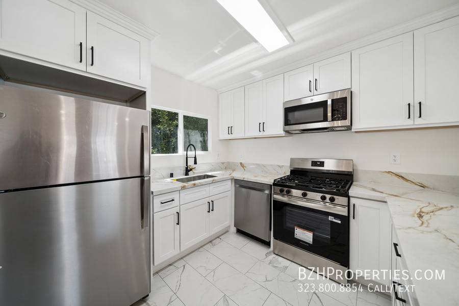 Apartment for rent at 1029 N Gardner St, Los Angeles, CA 90046