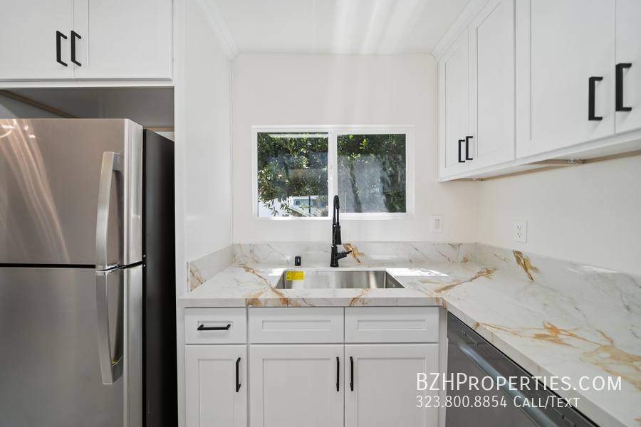 Apartment for rent at 1029 N Gardner St, Los Angeles, CA 90046