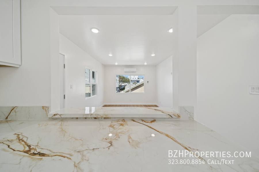 Apartment for rent at 1029 N Gardner St, Los Angeles, CA 90046