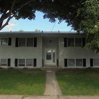 Apartment for rent at 123 2nd Ave SE #3, Oelwein, IA 50662