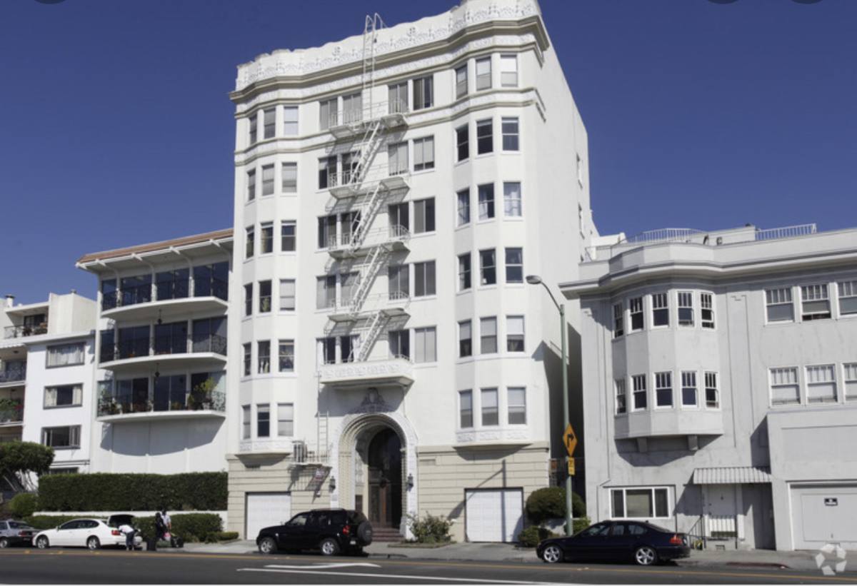 Apartment for rent at 1918 Lakeshore Ave, Oakland, CA 94606