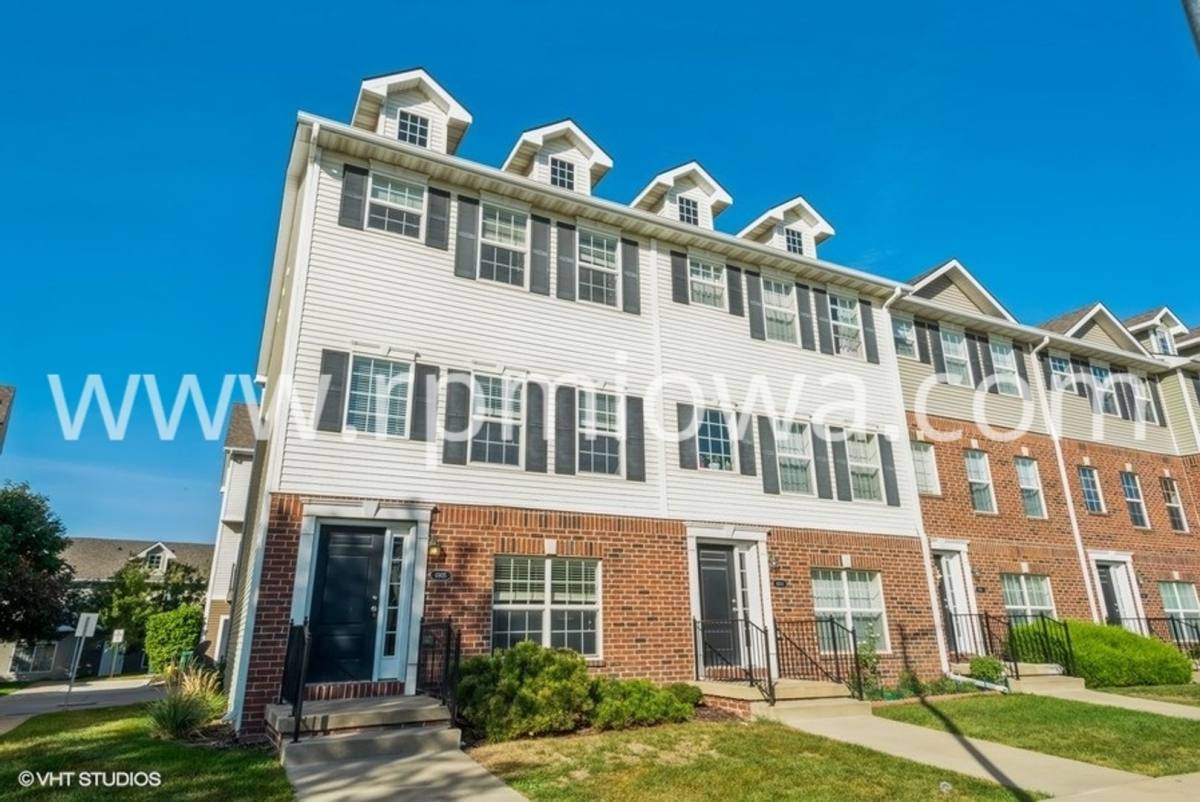 Townhouse for rent at 6905 Jack London Dr, Johnston, IA 50131