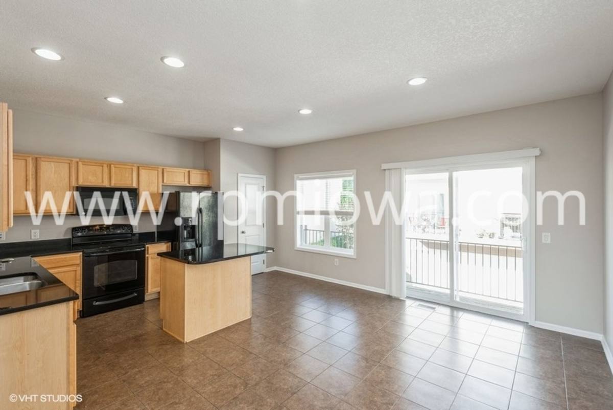 Townhouse for rent at 6905 Jack London Dr, Johnston, IA 50131