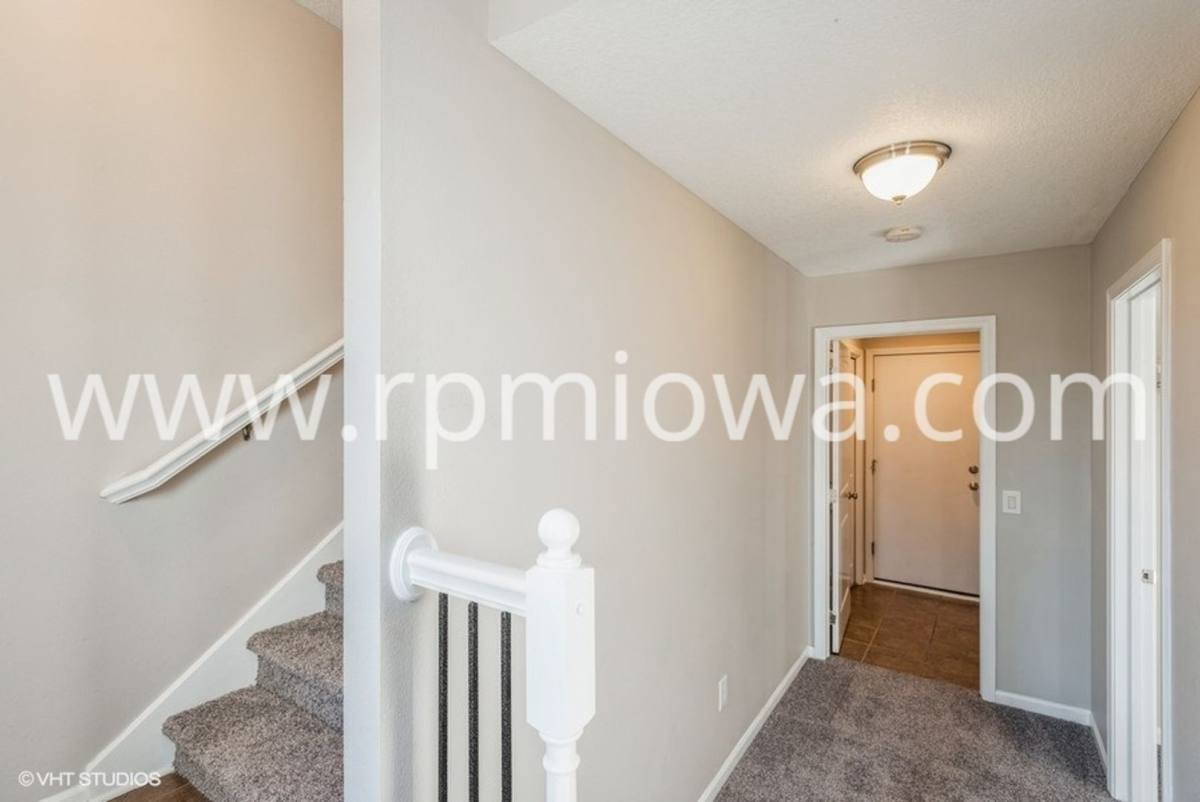 Townhouse for rent at 6905 Jack London Dr, Johnston, IA 50131