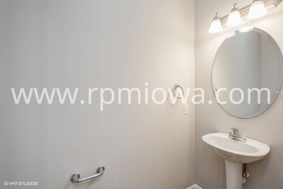Townhouse for rent at 6905 Jack London Dr, Johnston, IA 50131