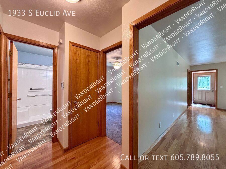 House for rent at 1933 S Euclid Ave, Sioux Falls, SD 57105