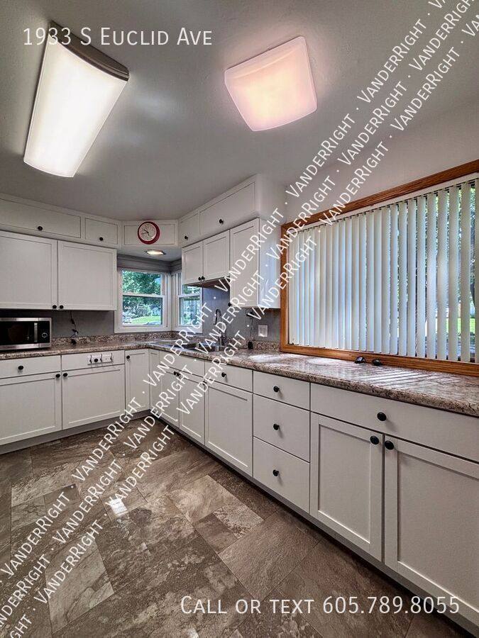 House for rent at 1933 S Euclid Ave, Sioux Falls, SD 57105