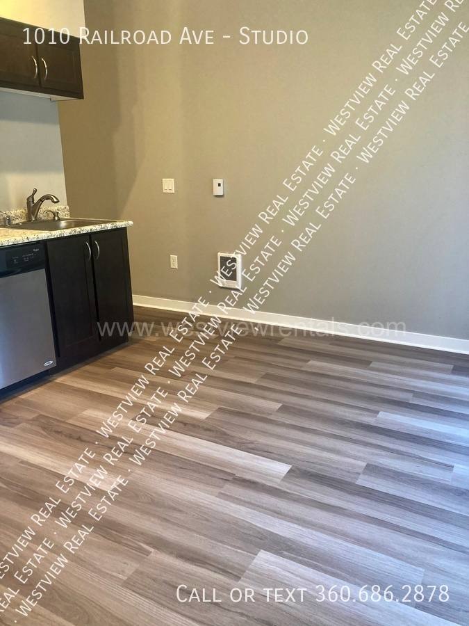 Apartment for rent at 1010 Railroad Ave, Bellingham, WA 98225