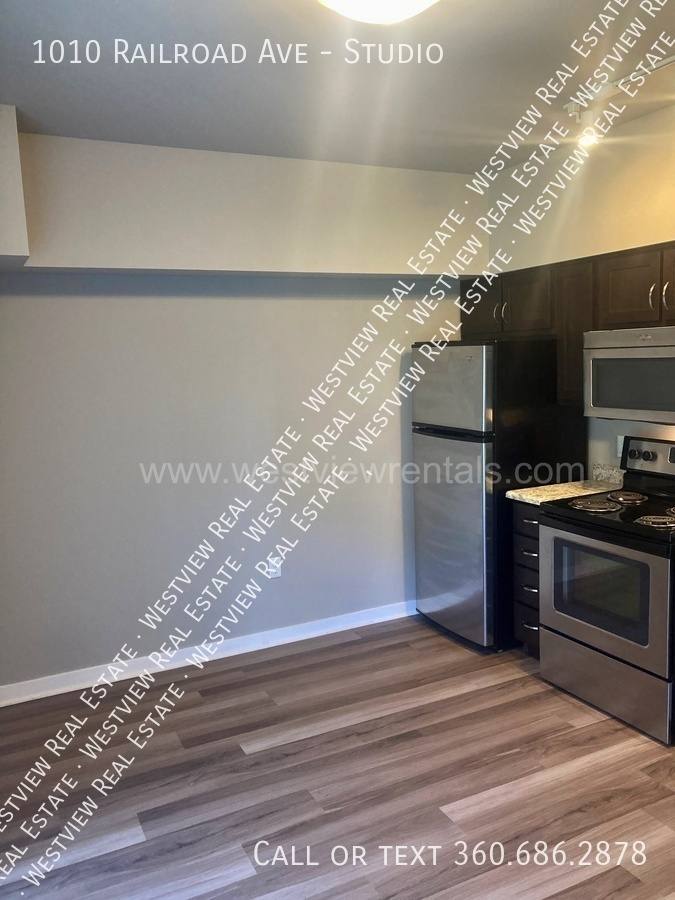 Apartment for rent at 1010 Railroad Ave, Bellingham, WA 98225
